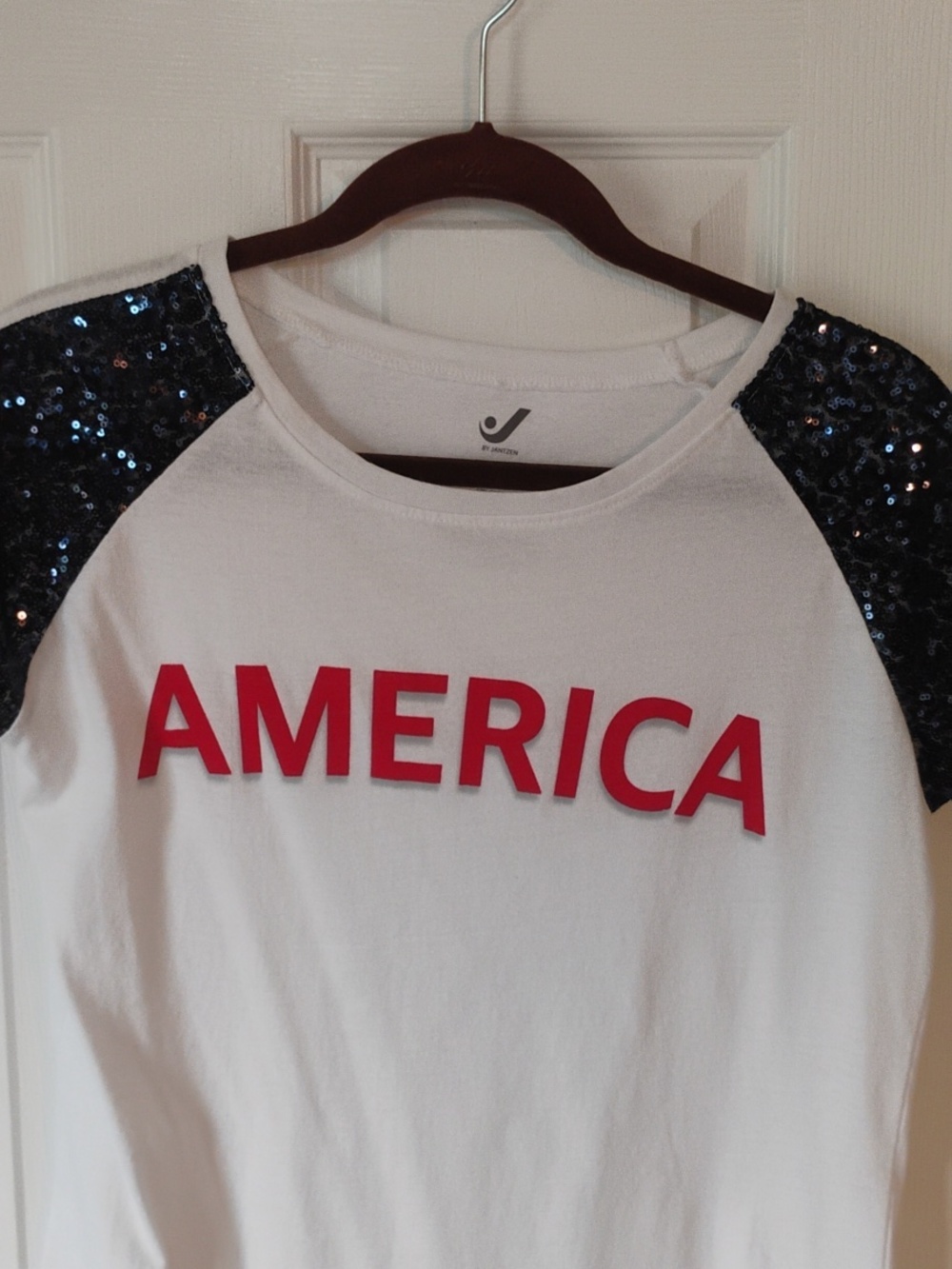 Jantzen America Logo Tshirt With Blue Sequin Shoulders Size Medium - Picture 2 of 5